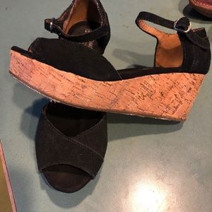 Toms platform sandals black suede 6.5